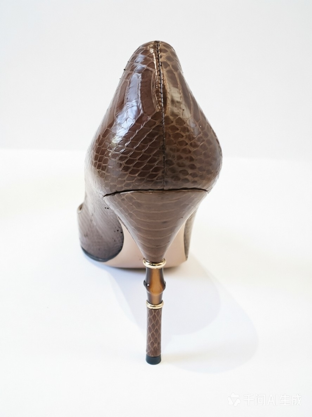 Gucci brown python leather bamboo heel pumps - Picture 6 of 10